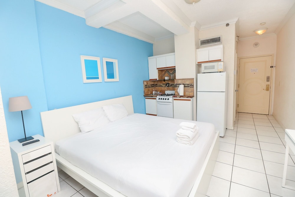 429 City View Hollywood Beach Resort in Hollywood, United States