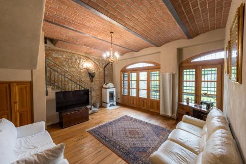 Cascina Girba — 4-Star Luxury Hotel in Avigliana, Italy