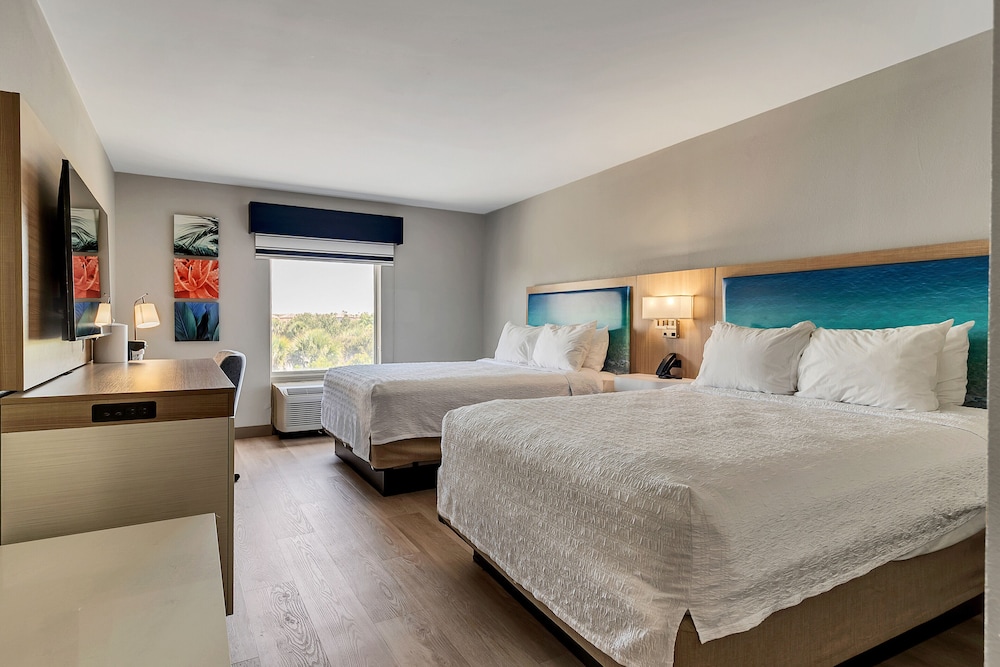 Holiday Inn Express and Suites Destin Miramar Beach by IHG - photo 26