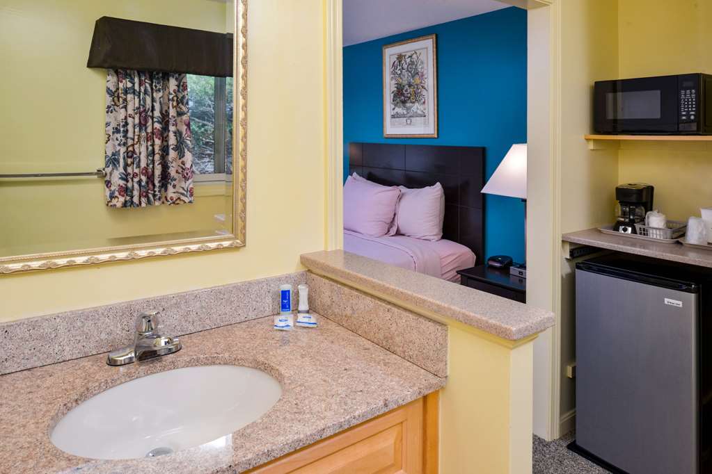 Rodeway Inn Orleans Cape Cod - photo 38