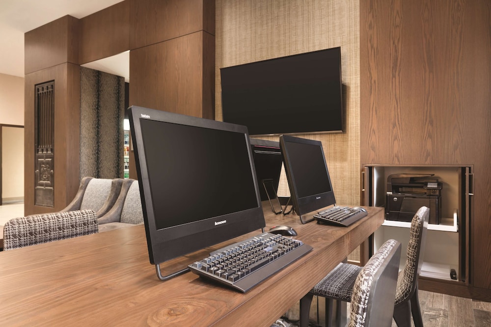 Embassy Suites By Hilton Pittsburgh Downtown - photo 56