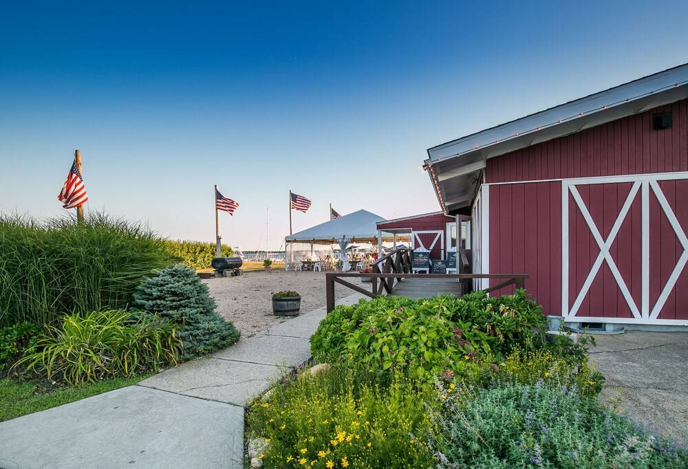 Montauk Bungalows - photo 17