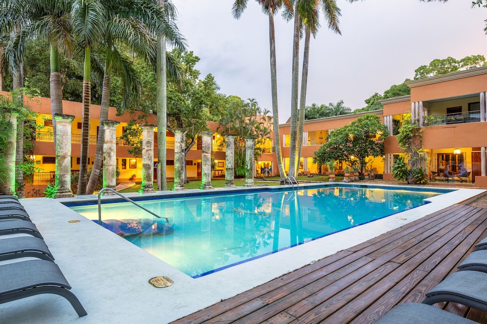 Hacienda Uxmal Plantation & Museum — hotel in Santa Elena