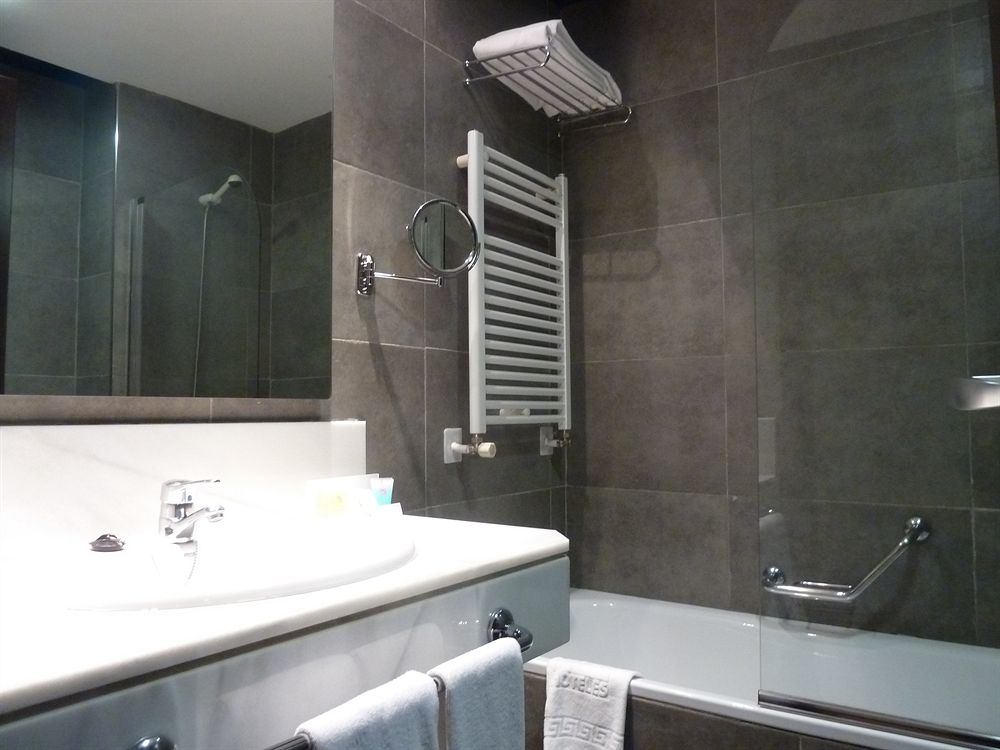 Hotel Puerta De Alcala — Alcala De Henares — photo 2