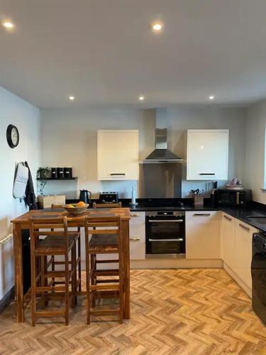 Spectacular 2 Bedroom Balcony Sea View Flat