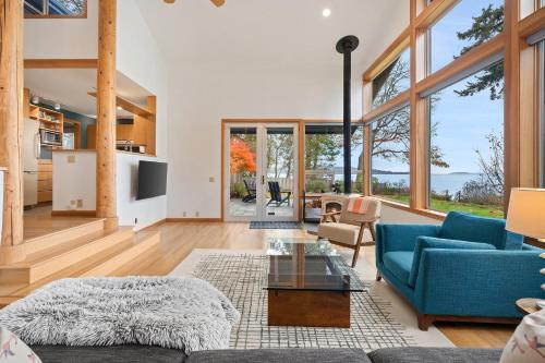 Sunny Blue Beach House — Bellingham — photo 2