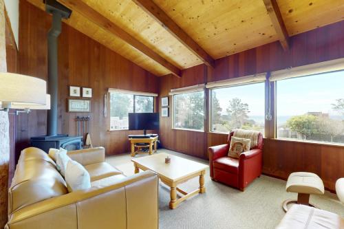 Rainbow's End - carbon neutral hotel in Sea Ranch