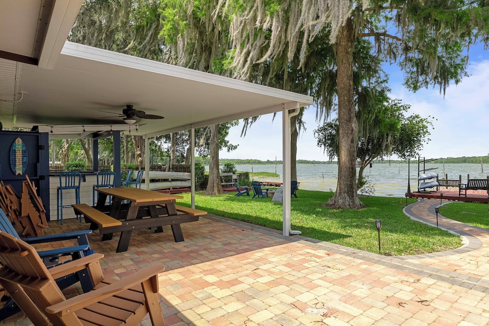 Welcoming Little Blue Lakehouse In Crystal River — Crystal River
