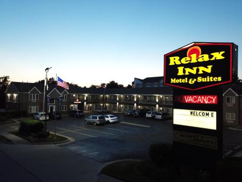 Relax Inn Motel & Suites - photo 17