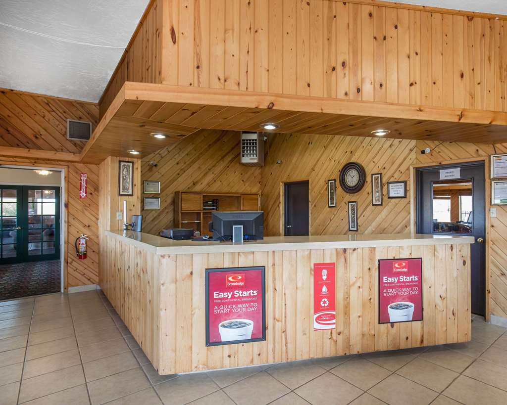 Econo Lodge Salina Scenic Route 89 & I 70 - photo 3