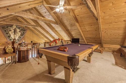 Bear End Relax in Hot Tub Specials FREE Area Attraction Tickets - photo 20