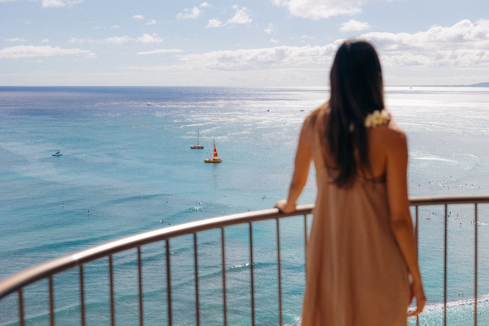 Waikiki Beach Marriott Resort & Spa - photo 37