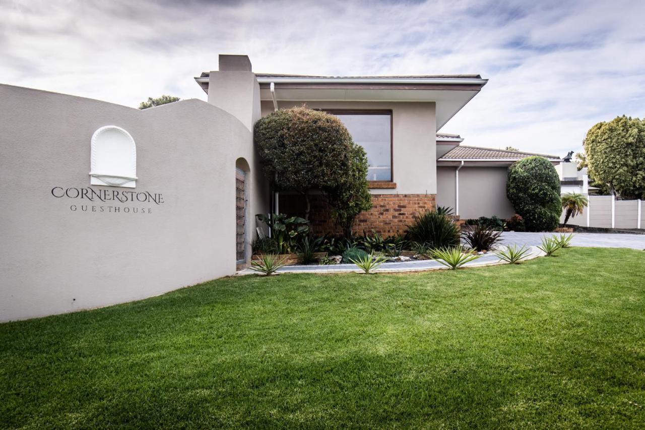 Cornerstone Guesthouse Alk Van Zyl