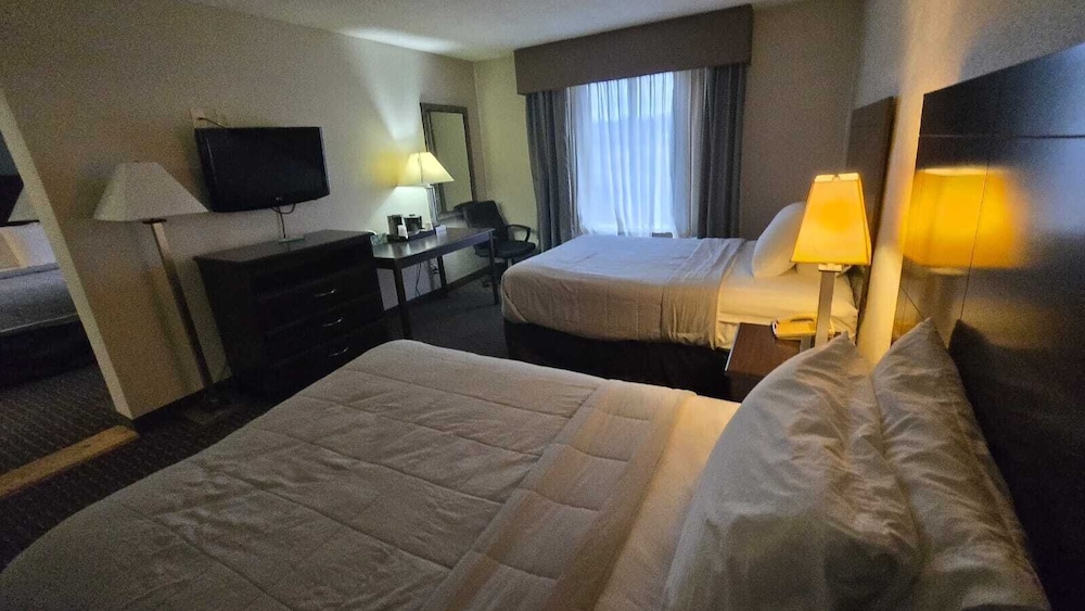 Copley Inn & Suites By OYO Akron OH - photo 12