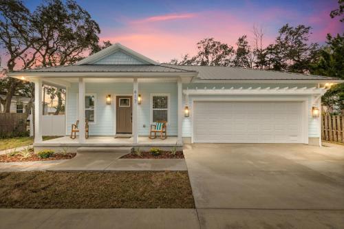 Brand New Entire Home close to beach — 4-Star Luxury Hotel in Saint Augustine, United States