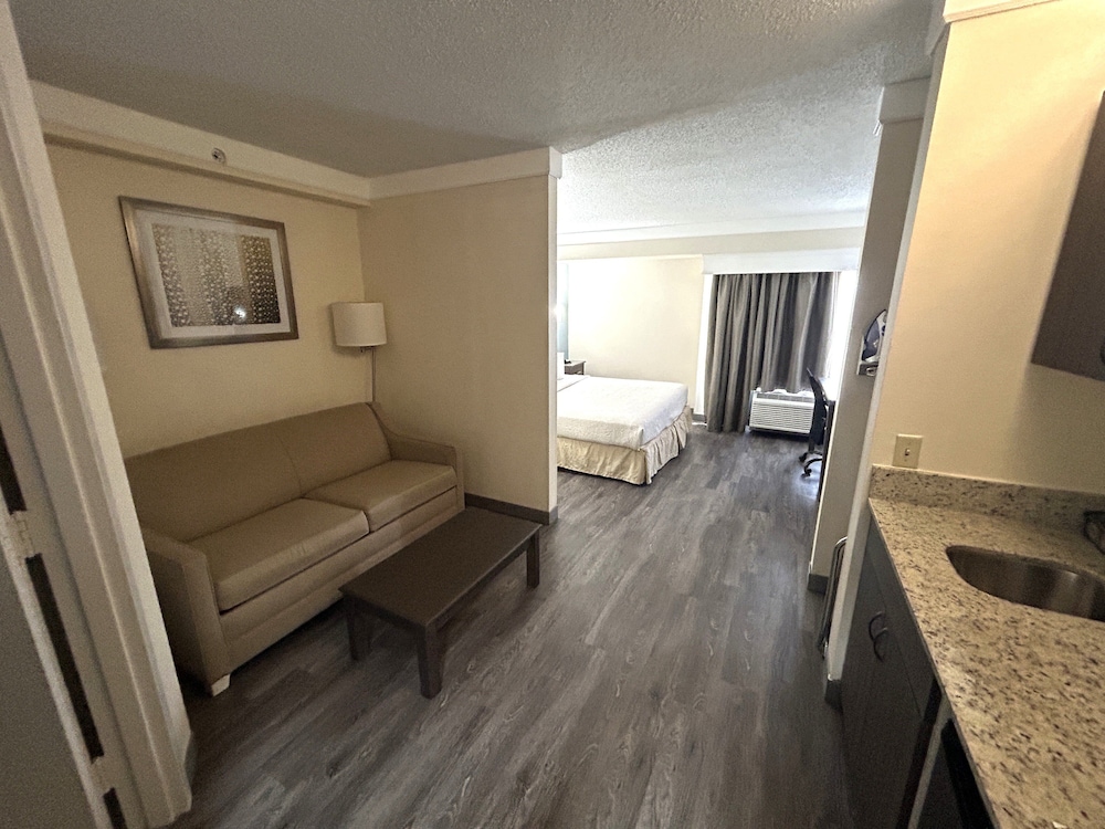 Spark by Hilton Fort Myers - photo 14