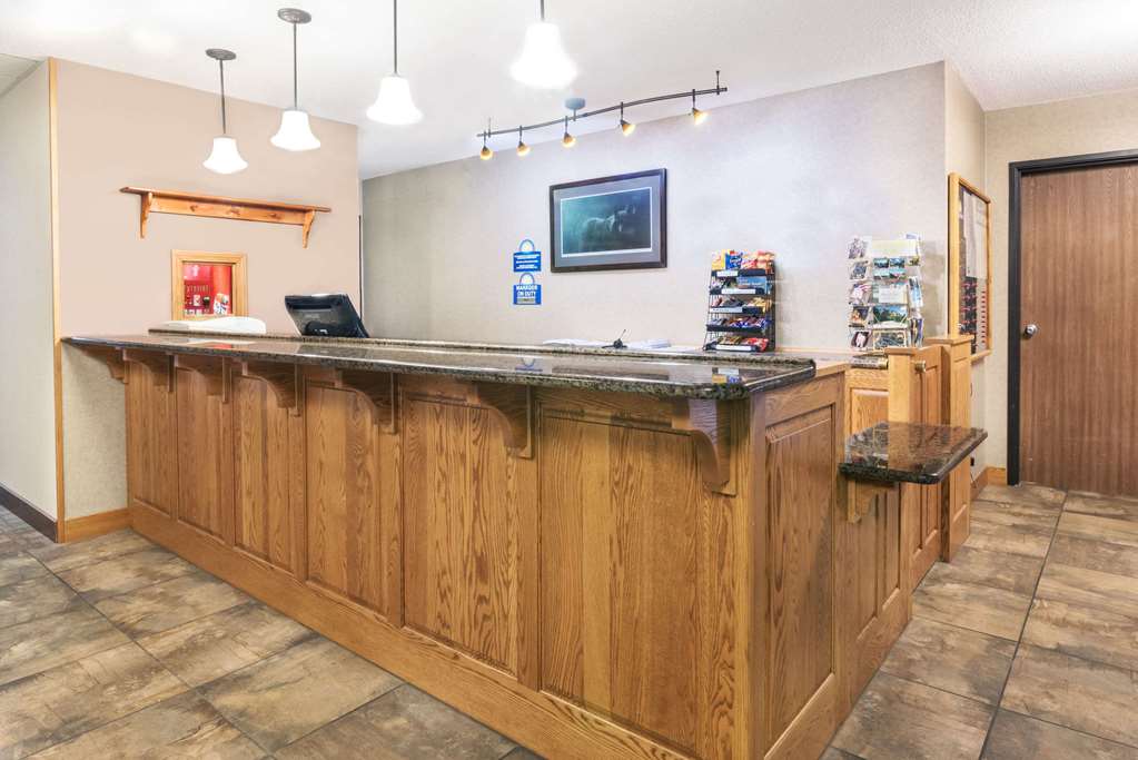Days Inn by Wyndham Spearfish - photo 4