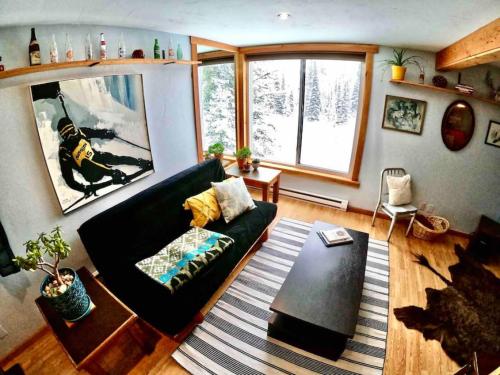 Ski Bunny Studio Walkable to Ski Lifts in Big Sky, United States