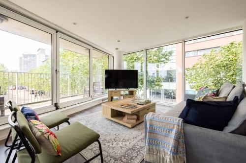ExCel London Spacious 3 Bedroom Royal Docks — 4-Star Luxury Hotel in London, United Kingdom