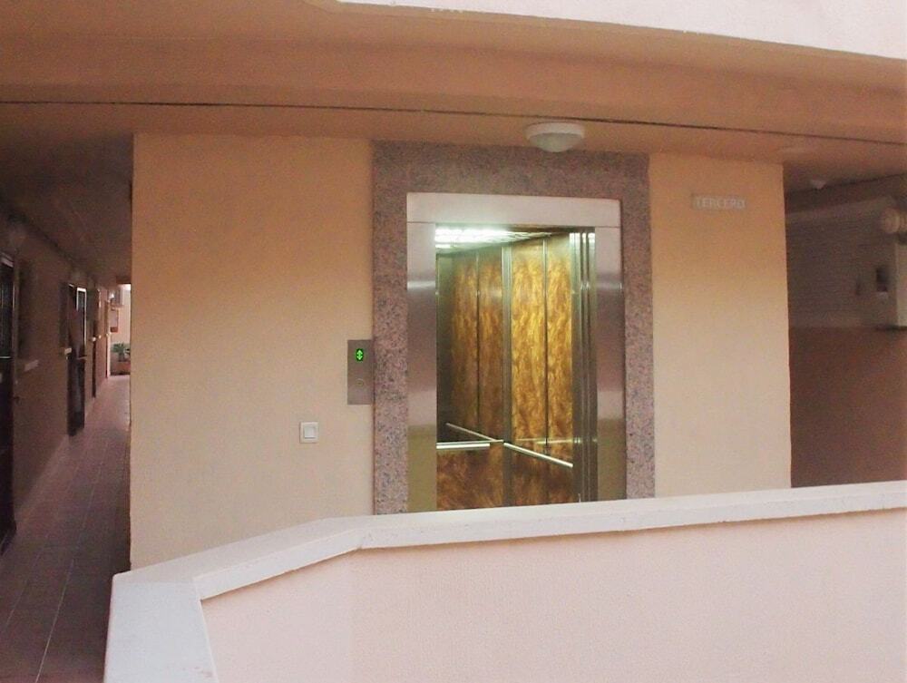 Cristina 1 - carbon neutral hotel in Calp