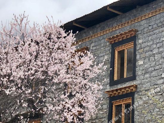 Kangbu Mountain House — hotel in Mainling