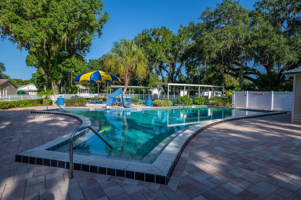Tampa East RV Resort Campground - photo 7