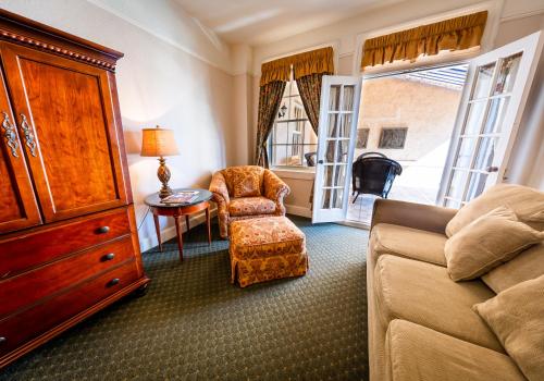 The Hotel Paisano - photo 13