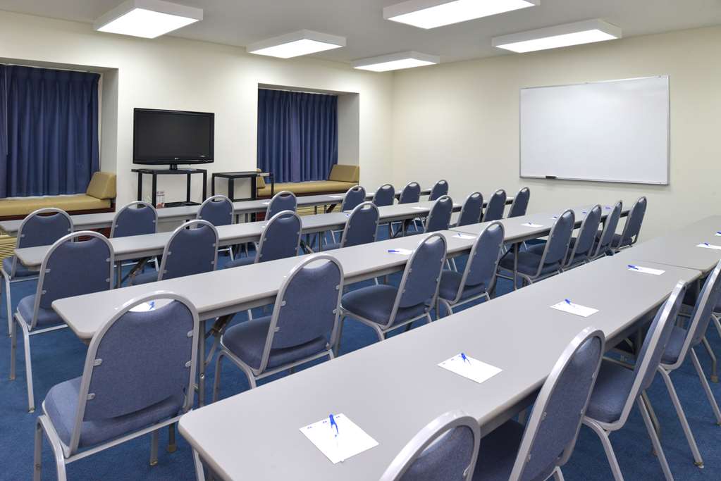 Americas Best Value Inn & Suites Maryville - photo 23