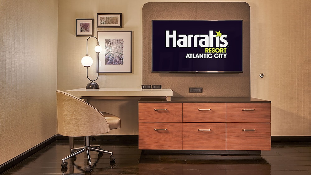 Harrah s Resort Atlantic City A Caesars Rewards Destination - photo 11