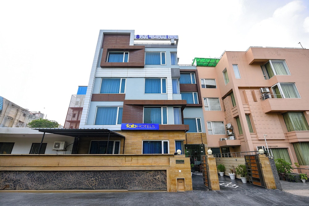 Fabhotel Skylight Inn - last minute hotel in Gurgaon