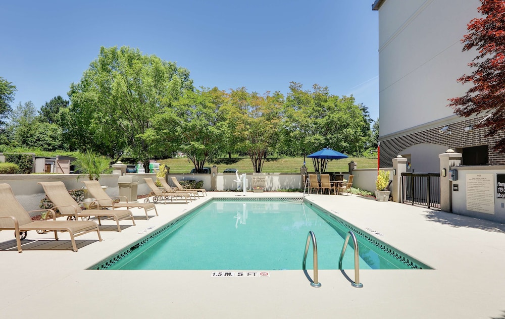 Hampton Inn & Suites Mooresville Lake Norman - photo 37