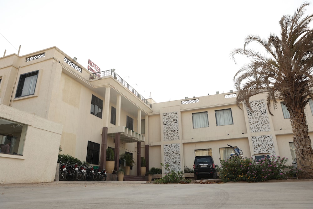 Hotel Kumkum Palace — hotel in Kishangarh