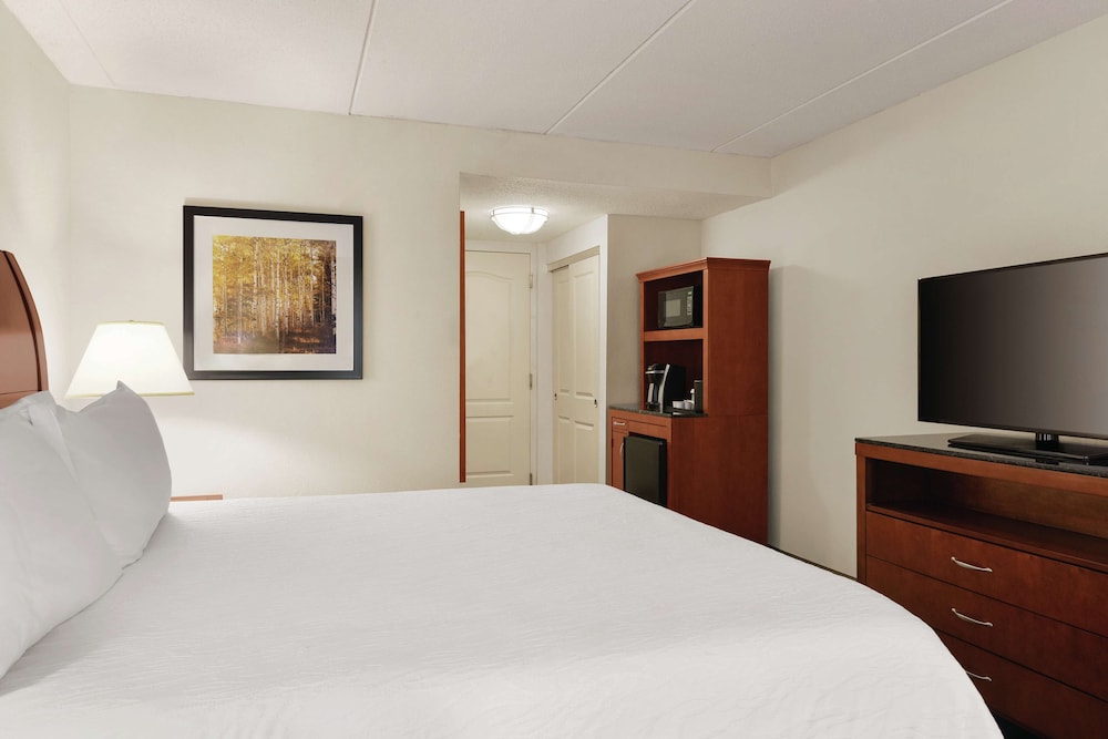 Hilton Garden Inn Shelton - photo 12