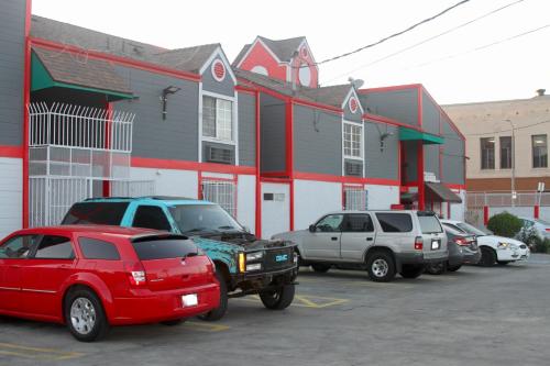 The Broadway Inn - photo 11