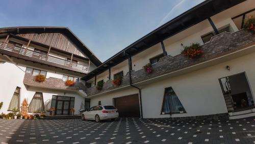 Bucovina Inn — Unknown City — photo 4