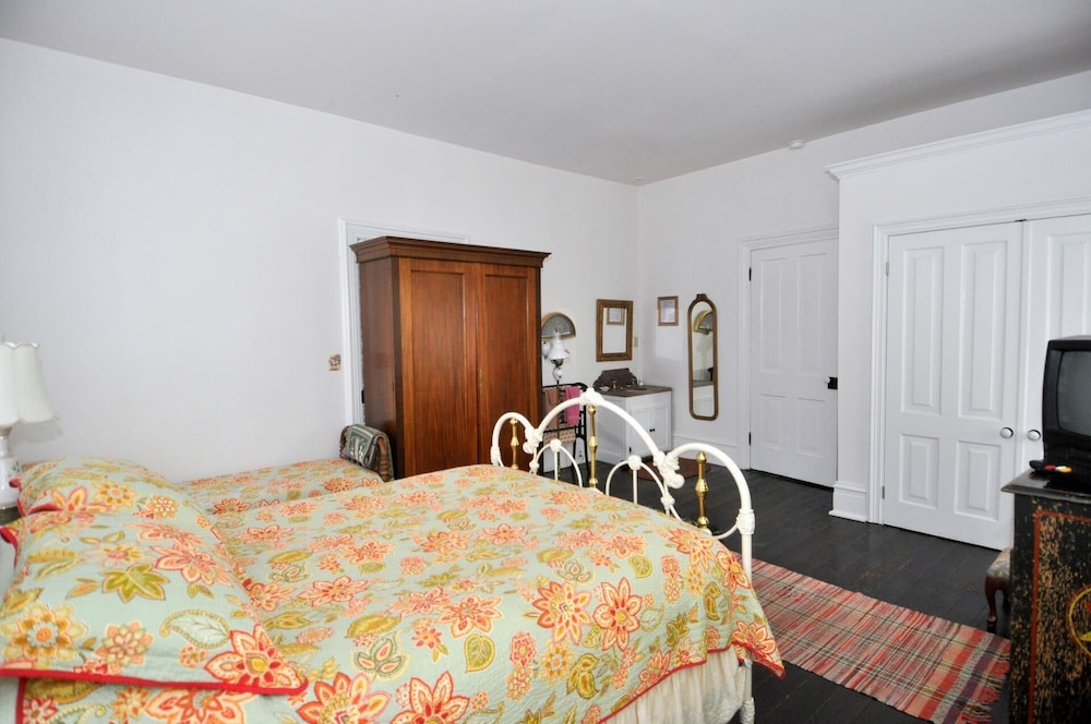 Manor at Berkeley Springs — Berkeley Springs — photo 5