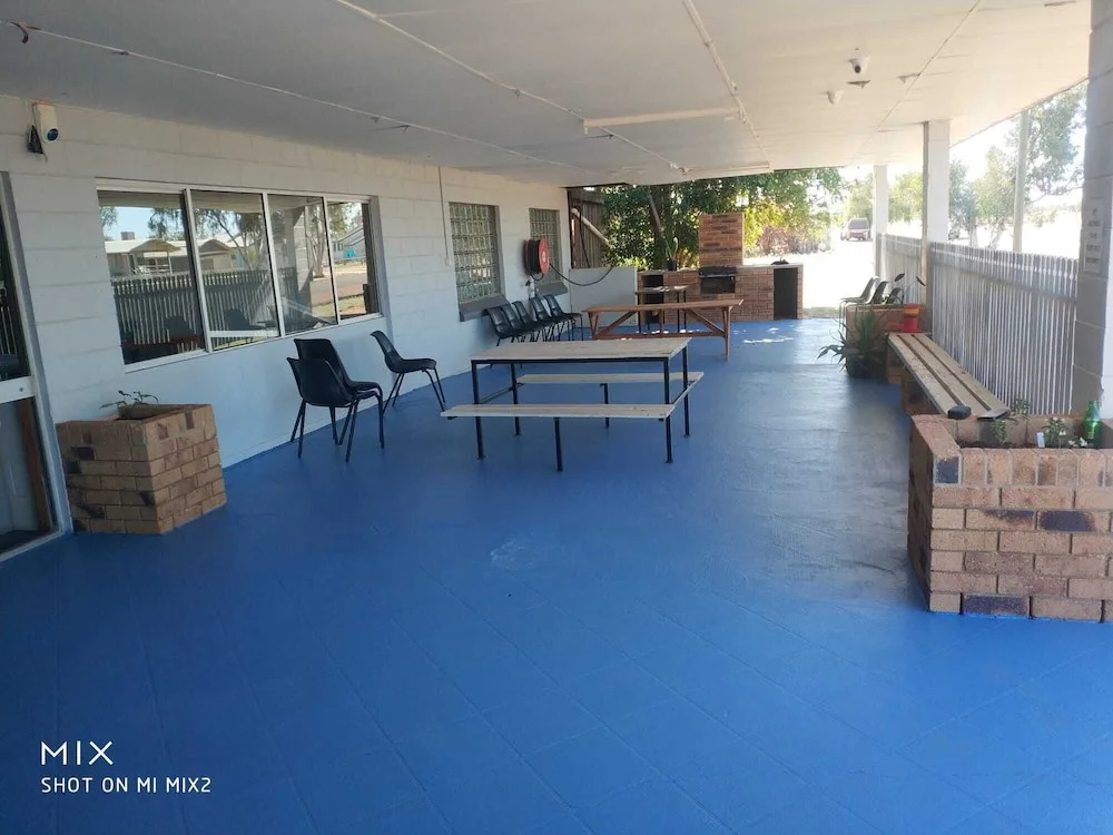 Oxford Hotel Motel — 5-Star Luxury Hotel in Cunnamulla, Australia
