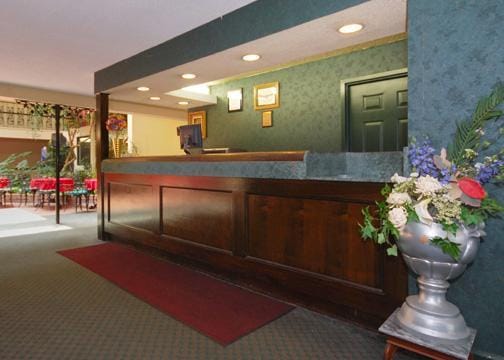 Quality Inn & Suites North - photo 9