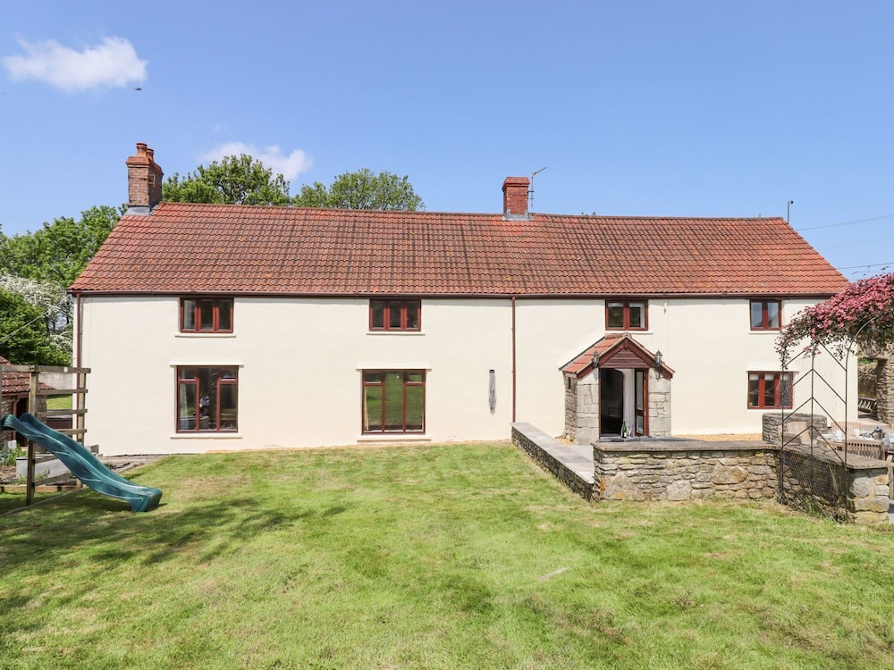 Nempnett Farmhouse — 4-Star Luxury Hotel in Bristol, United Kingdom