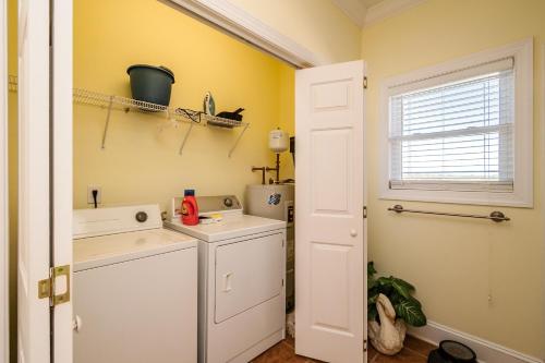Coastal Living by Oak Island Accommodations - photo 29