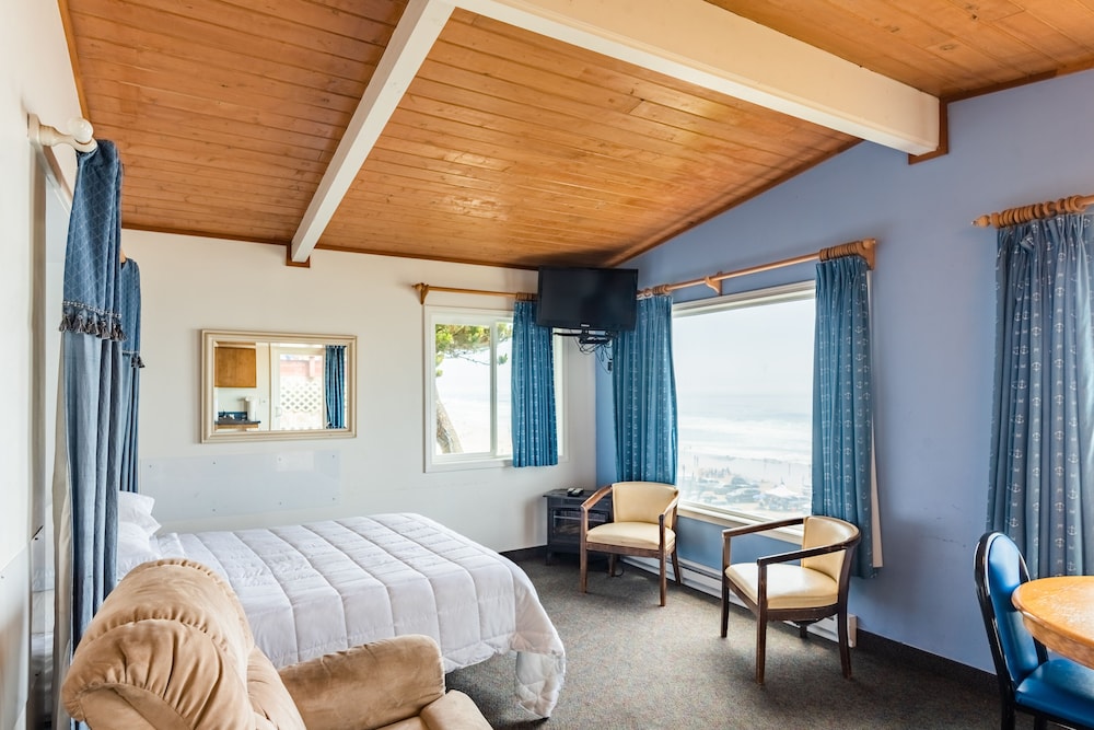 Seagull Beachfront Inn - photo 6