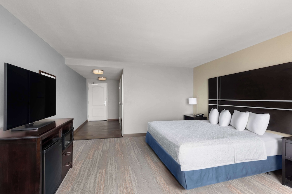 Hampton Inn & Suites Douglas - photo 11