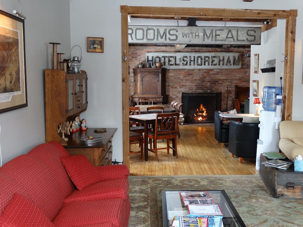 Shoreham Inn Bed & Breakfast - photo 2