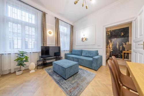 Sass Glamour Apartment Next To St Stephen Basilica S1 — 4-Star Luxury Hotel in Budapest, Hungary