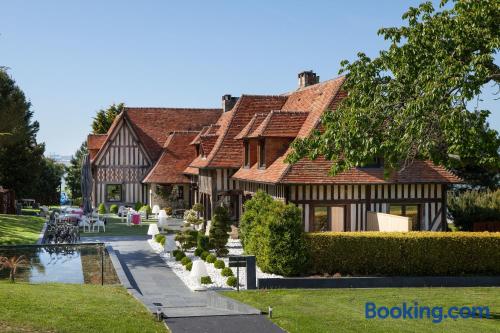 La Chaumière - carbon neutral hotel in Honfleur