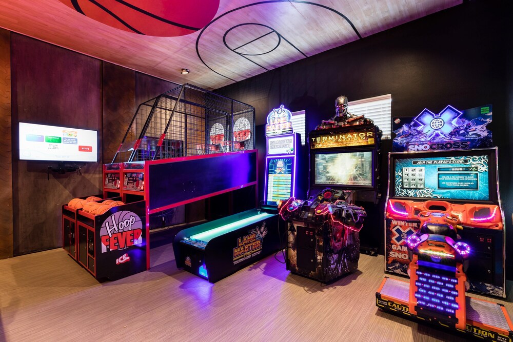 W261: 10 Bed Rapunzel Jurassic Park Avatar Sports Arcade - photo 51