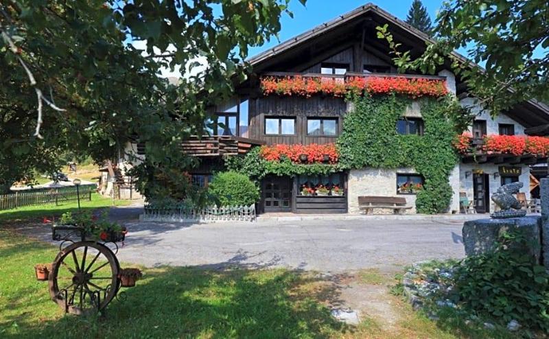 Albergo Ristorante Al Fratv Da Streza in Pinzolo, Italy