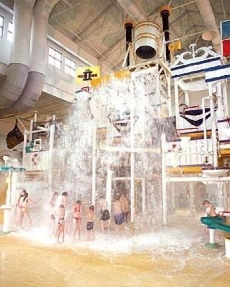 Grand Harbor Resort and Waterpark - photo 21
