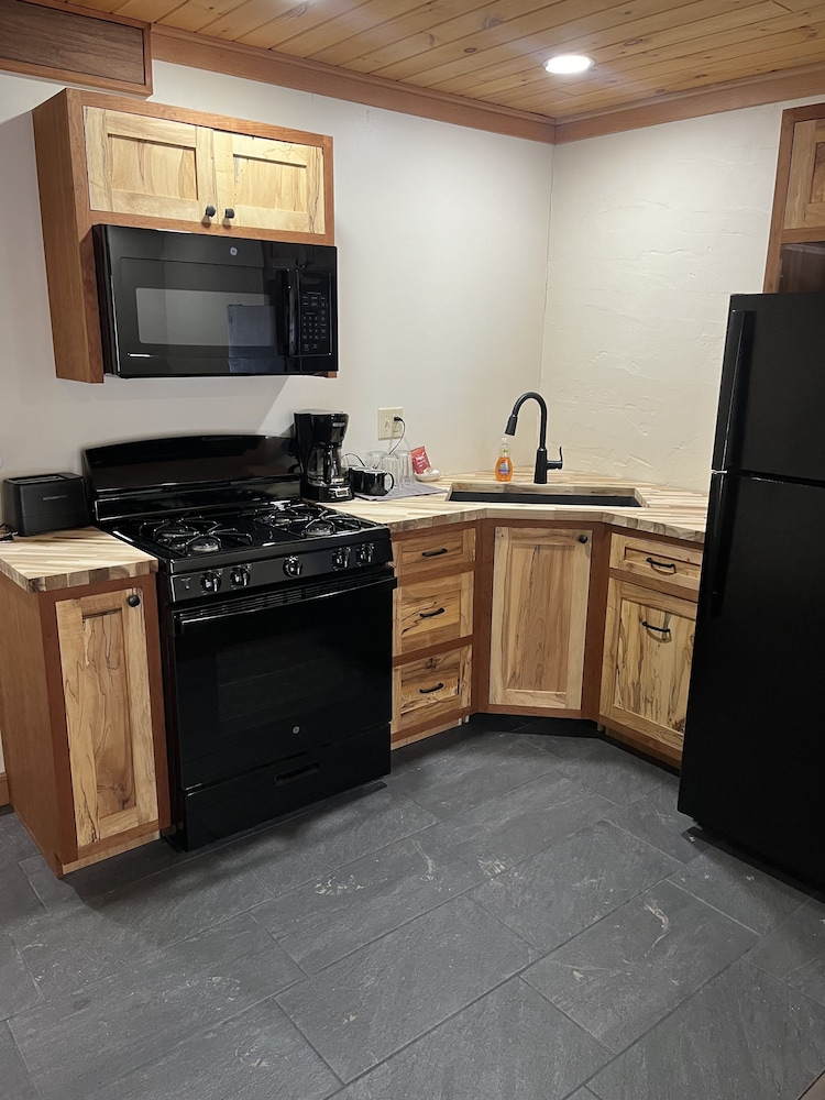 Brookside Motor Inn - photo 21