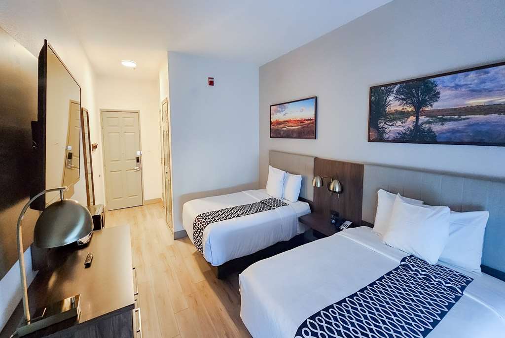 La Quinta Inn & Suites by Wyndham Dallas Mesquite - photo 35